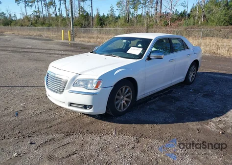 2013 Chrysler 300C z USA, uszkodzony, nr VIN 2C3CCAET8DH541400